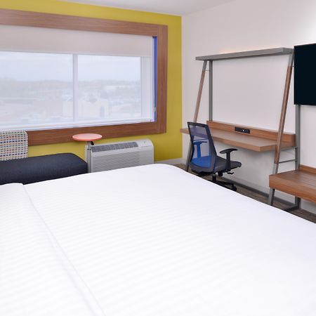 Holiday Inn Express & Suites Madison By Ihg Exterior foto