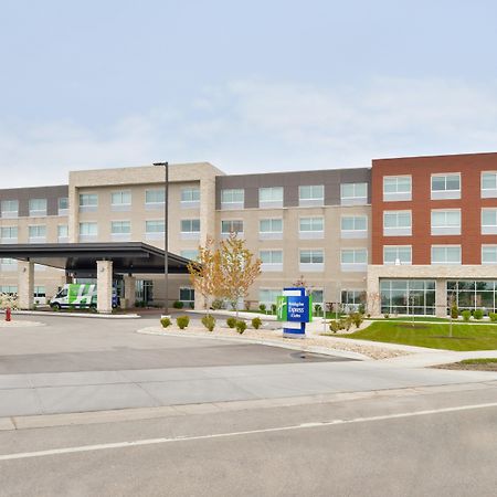 Holiday Inn Express & Suites Madison By Ihg Exterior foto