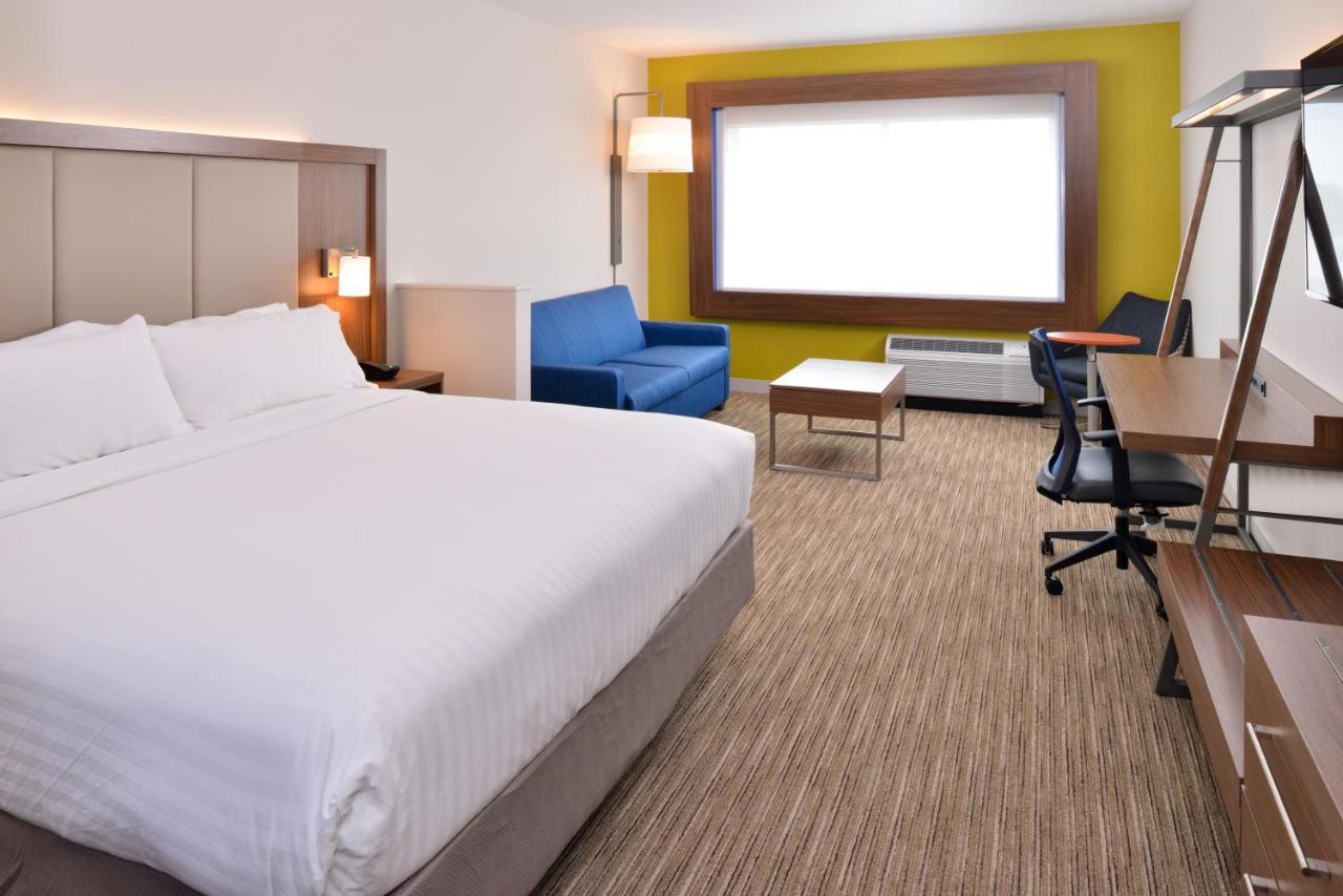 Holiday Inn Express & Suites Madison By Ihg Exterior foto